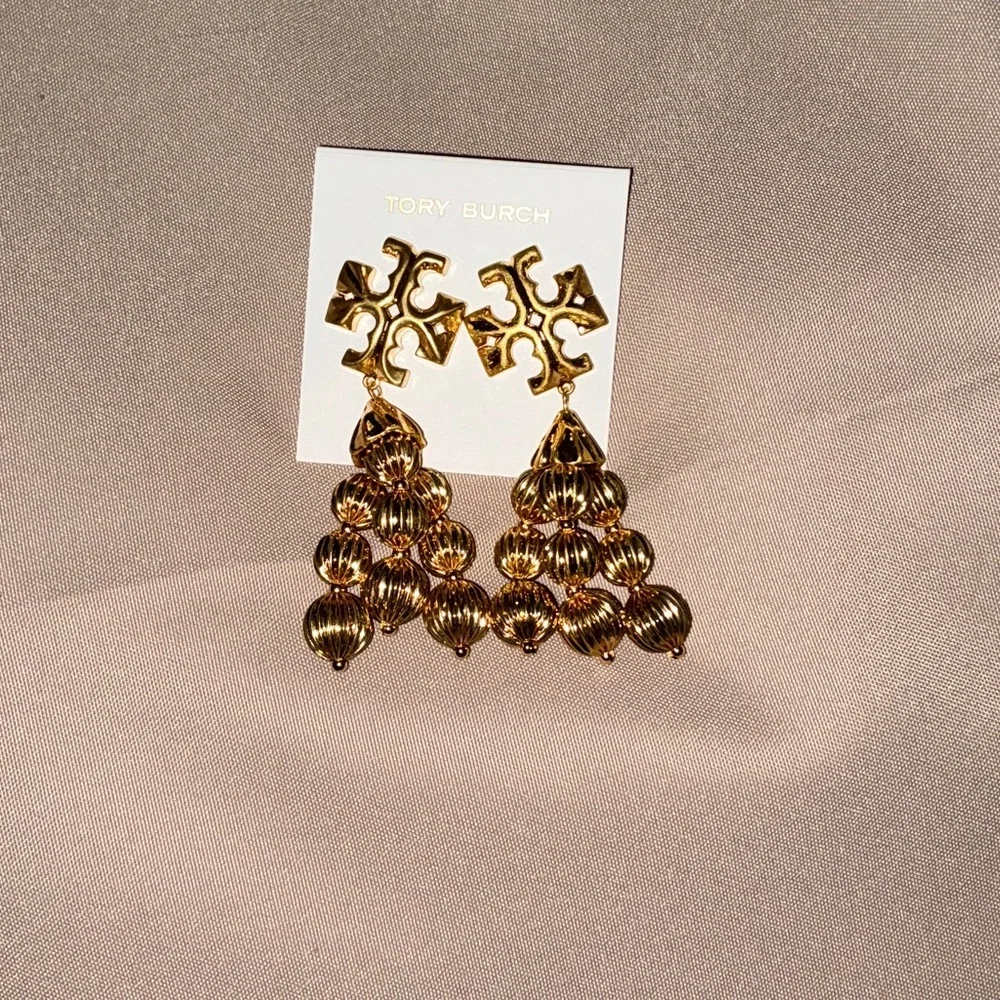 Tory Burch Gold Logo Beaded Tassel Statement Drop Earrings absolutely stunning 🤩 - Picture 2 of 4